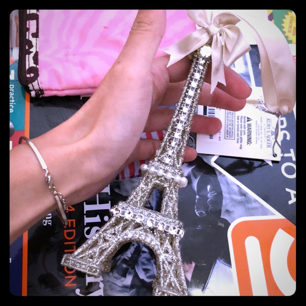 Very very pretty Effie tower charm